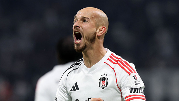 Beşiktaş'ın yıldızı Vaclav Cerny'den milli takım kararı!