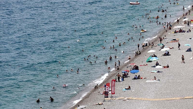 Antalyada sıcaktan bunalanlar Kar Dünyasında kış mevsimini yaşıyor Deniz ve sahil hayali kurarken kendimizi karlar içerisinde bulduk