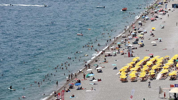 Antalyada sıcaktan bunalanlar Kar Dünyasında kış mevsimini yaşıyor Deniz ve sahil hayali kurarken kendimizi karlar içerisinde bulduk