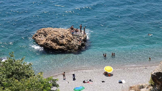 Antalyada sıcaktan bunalanlar Kar Dünyasında kış mevsimini yaşıyor Deniz ve sahil hayali kurarken kendimizi karlar içerisinde bulduk