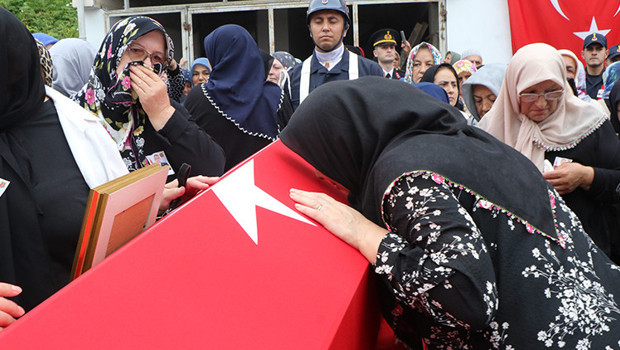 Şehit uzman çavuş, memleketinde toprağa verildi haber görseli