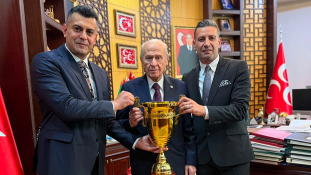 Boks Federasyonu'ndan MHP lideri Bahçeli'ye ziyaret haber görseli