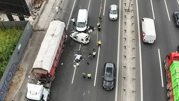 İstanbul’da zincirleme trafik kazası: 1 kişi hayatını kaybetti