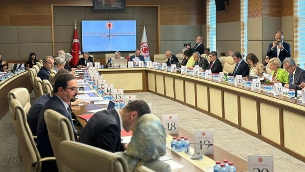 Öğrenci affına ilişkin düzenlemeleri içeren kanun teklifi, komisyonda