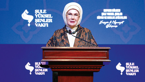 Emine Erdoğan: 15 Temmuz cesaretin adı haber görseli