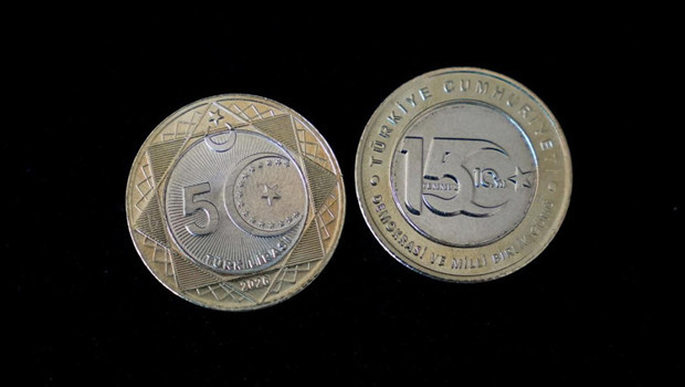 15 Temmuz'un 10. yılına özel 5 lira basıldı
