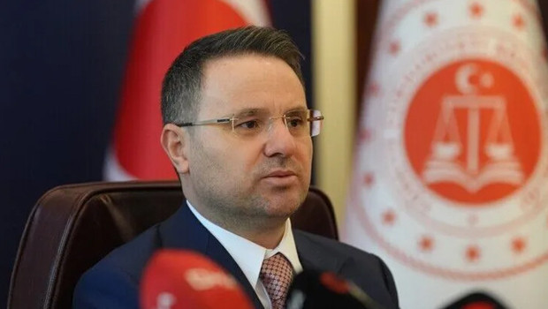 Adalet Bakanı Gürlek duyurdu: 6 faili meçhul cinayet dosyası daha aydınlatıldı haber görseli