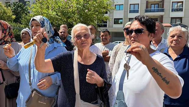 İzmir’de anahtarlı eylem! Örnekköy Kentsel Dönüşüm Projesi'nde hak sahipleri isyan etti