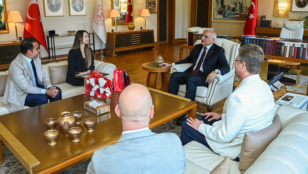 Bakan Ersoy, Nilay Tahiroğlu ve Tan Sağtürk ile görüştü