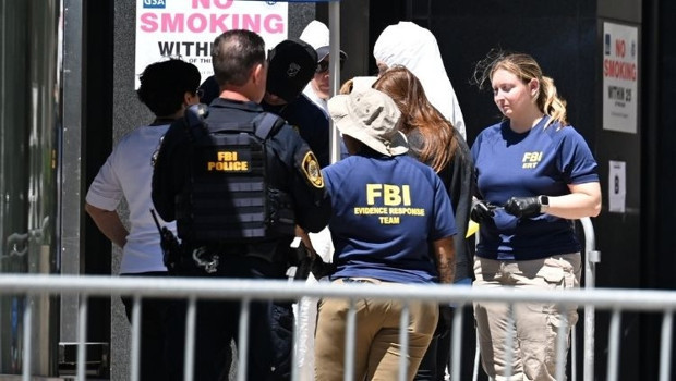 New York'ta ICE ve FBI binası önünde saldırı…. Bir şüpheli gözaltında haber görseli