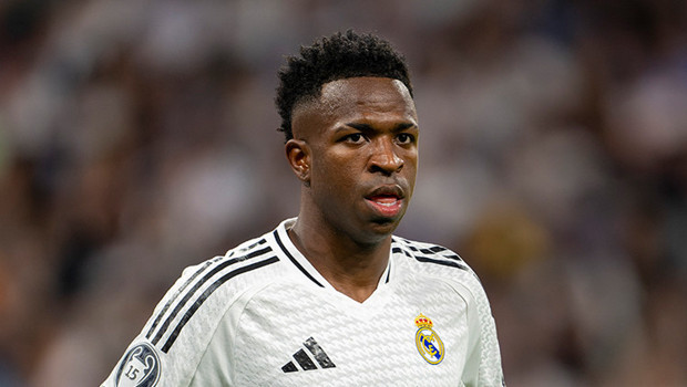 Real Madrid'in yıldızı Vinicius Junior, geçirdiği yüz ameliyatından sonra tanınmaz hale geldi!