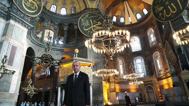 Ayasofya’nın ibadete açılışının 6'ncı yılına özel eser: Fethin Mührü yarın çıkıyor haber görseli