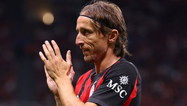 Luka Modric'ten 1 yıllık imza!