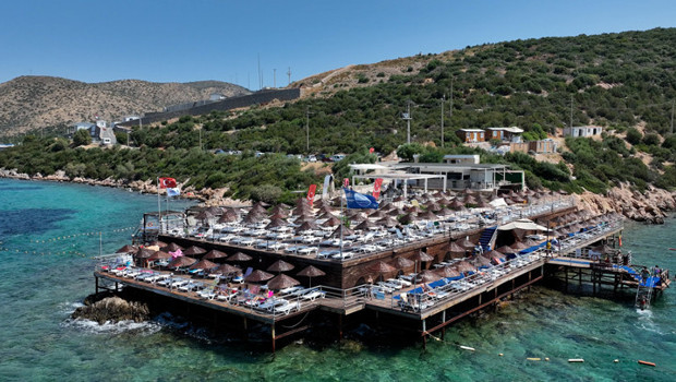 Bodrum’da tatilin hesaplısı: Deniz ücretsiz, lahmacun 250 TL, hamburger pizza 450 TL