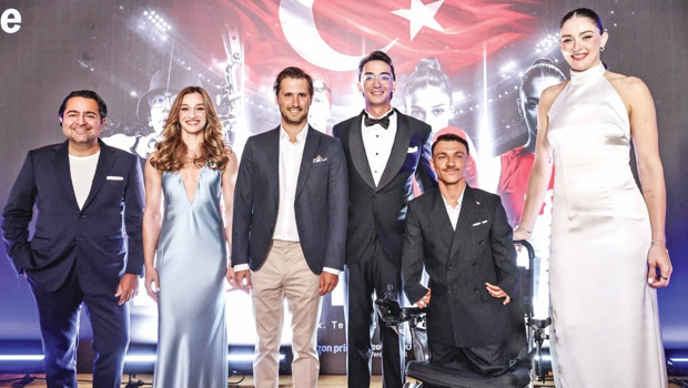 'Bayrak Taşıyanlar' bir arada... Sporcuları kıyaslamayın!