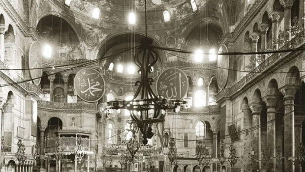 Ayasofya'nın açılış yıl dönümünde yayınlanan "Fethin Mührü" eserine yoğun ilgi