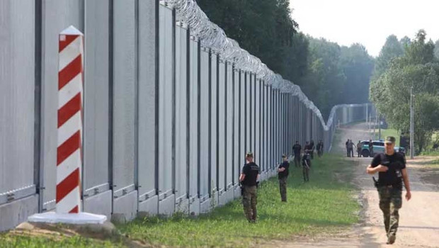 Letonya komşusuna kapıyı kapattı haber görseli