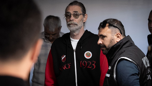 Etimesgut Belediyesi'ndeki yolsuzluk soruşturması: Erdal Beşikçioğlu dahil 55 şüpheli adliyeye sevk edildi haber görseli