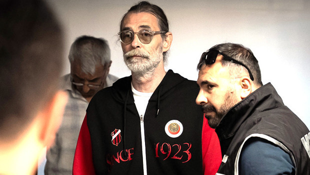 Son dakika... Etimesgut Belediyesi'ne operasyon: Erdal Beşikçioğlu dahil 40 kişi tutuklandı