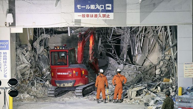 Japonya 7.1 ile sarsılmıştı: Ölü sayısı arttı