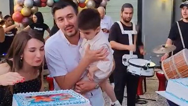 DMD hastası Kuzey Dubai’deki tedavisinin ardından sağlığına kavuştu: Balonlu kutlamayla yeni hayatına 'merhaba' dedi