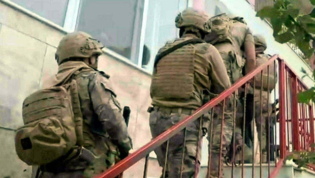 İzmir merkezli 3 ilde çete operasyonu: 36 şüpheliye gözaltı kararı haber görseli