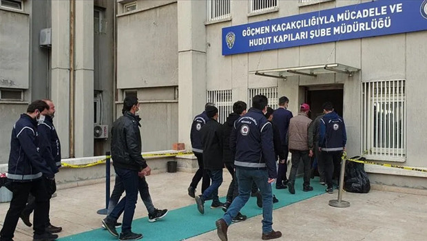 31 ilde jandarmadan göçmen kaçakçılığı operasyonu: 33 organizatör yakalandı