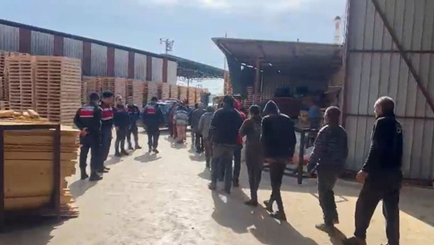 31 ilde jandarmadan göçmen kaçakçılığı operasyonu: 33 organizatör yakalandı