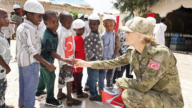 Somali yetimlerine şefkat eli haber görseli