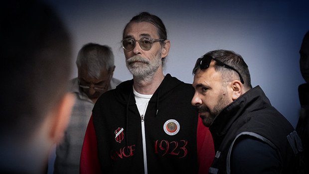 Tutuklu Belediye Başkanı Erdal Beşikçioğlu'nun esrar testi sonucu belli oldu! Beşikçioğlu'nun ifadesinde dikkat çeken atama vurgusu haber görseli