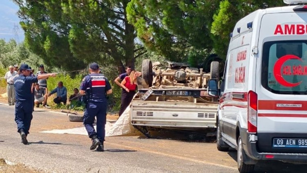 Aydın'da kamyonet devrildi, 3 kişi öldü