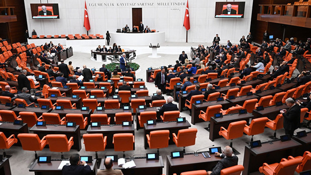 Terörsüz Türkiye'de kritik gün: AK Parti kapalı grup toplantısı Meclis'te başladı