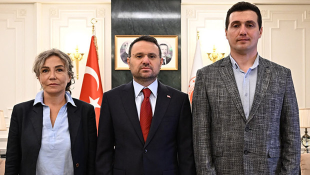 Bakan Gürlek, Behçet Oktay’ın ailesini kabul etti