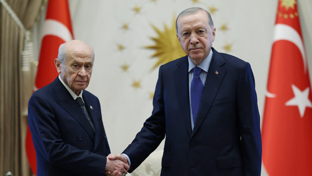 Beştepe'de kritik zirve! Cumhurbaşkanı Erdoğan, MHP Lideri Bahçeli ile görüştü haber görseli