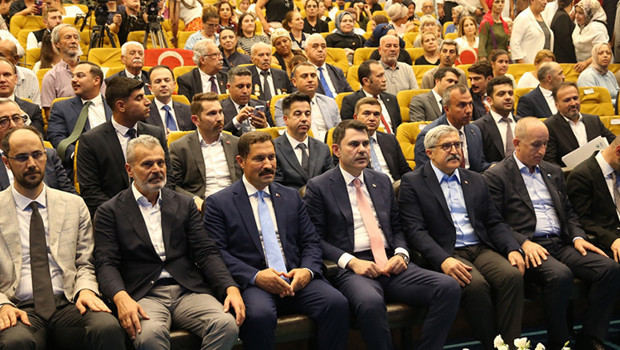Hatay'da konut ve Arasta Çarşısı anahtar teslim töreni yapıldı | Yayman: Küllerinden doğan bir Hatay görüyoruz haber görseli