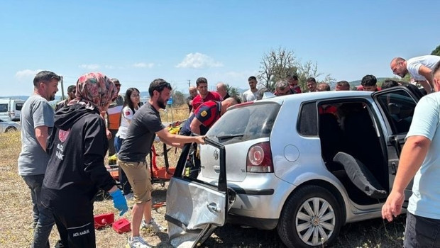 Kavşakta feci kaza: 1 ölü, 5 yaralı