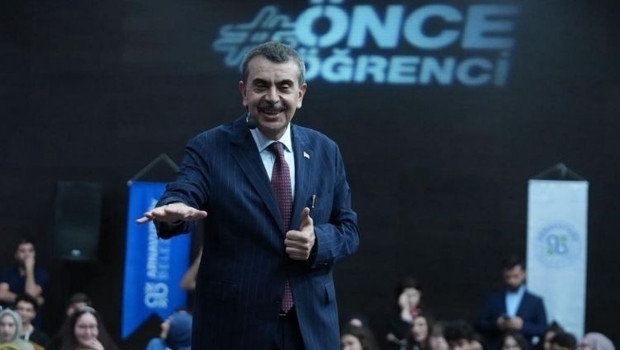 Bakan Tekin: Sınav sisteminde değişiklik yok ama sorular müfredata uygun hale gelecek haber görseli
