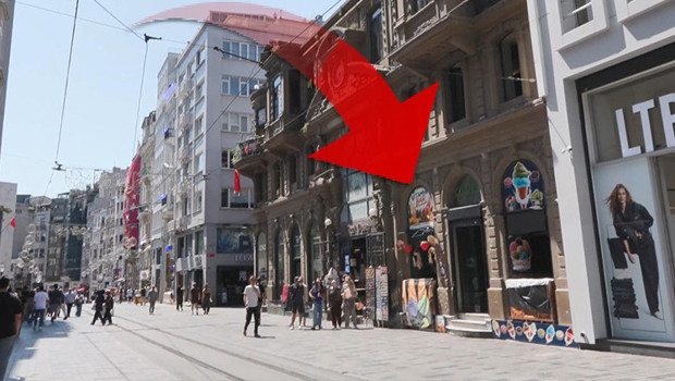 Taksim'deki dondurmacının tabelası tepkilere neden oldu