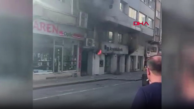 Sivas'ta banka şubesinde yangın