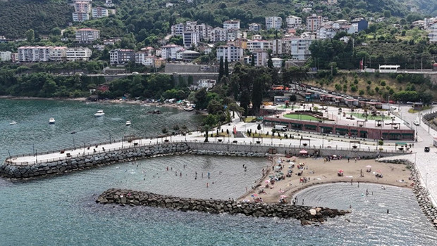 Mahkeme karar vermişti: Gökdelenler yıkıldı, kumsal halka açıldı haber görseli
