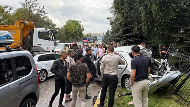 Erzurum’da yağışlı havada zincirleme kaza: 5 yaralı