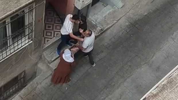 Beyoğlu'nda fön parası tartışması taşlı sopalı baskınla bitti: Eniştesinin evini bastılar haber görseli
