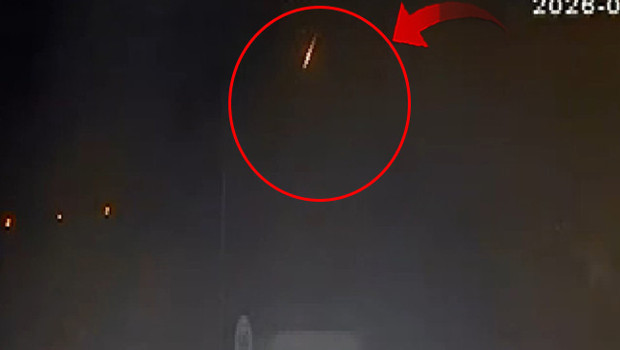 İstanbul'da dün gece yaşandı: Gökyüzü bir anda aydınlandı! İşte meteorun düşme anı