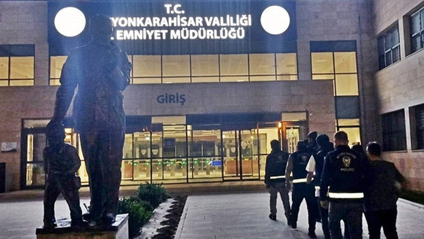 Ustanın "Araba yerinde yok" telefonu şok etti! Afyonkarahisar'da oto sanayiden araç çalan 3 şüpheli yakalandı