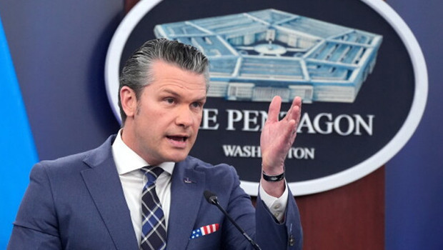 ABD'li Senatör Schumer'den Savunma Bakanı Hegseth'in görevden alınması çağrısı