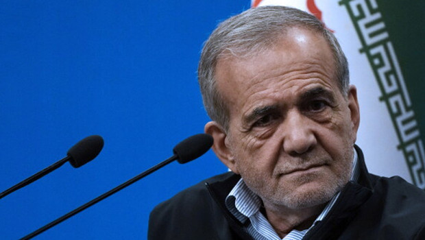 İran Cumhurbaşkanı Pezeşkiyan'dan ekonomik kriz itirafı