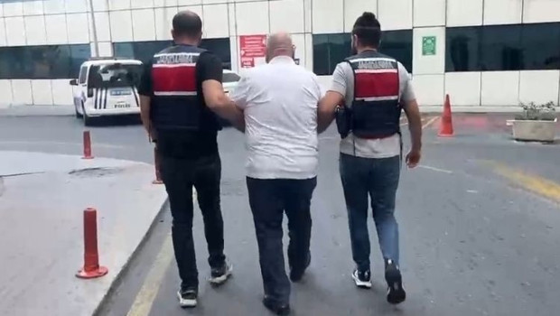 Kendilerini MİT görevlisi gibi tanıtıp dolandırıcılık yapan 3 şüpheli tutuklandı haber görseli