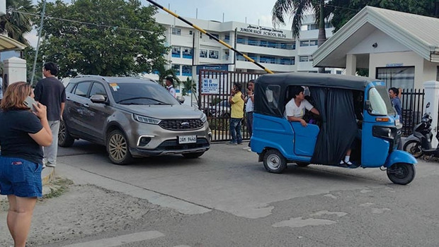 Filipinler'deki lisede saldırı: Can kayıpları var