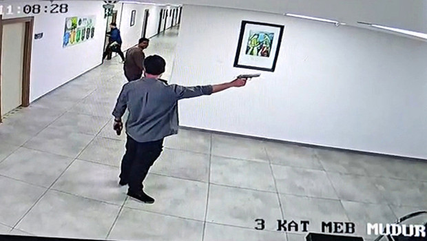 Kaymakamlıkta dehşet saçan memurun cezası 'rapor' engeline takıldı: Tebliğ edilemiyor