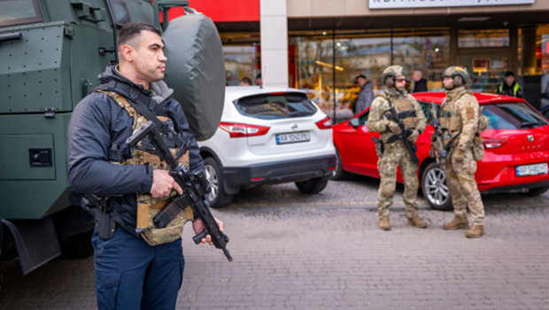 Ukrayna'da Devlet Başkanı Zelenski'nin ofisini de kapsayan suç örgütü soruşturması başlatıldı haber görseli